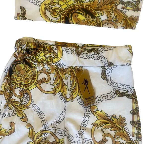 Plunging Neckline Crop Top & Pants Outfit White and Gold Baroque Print Slim-Fit - Picture 4 of 9